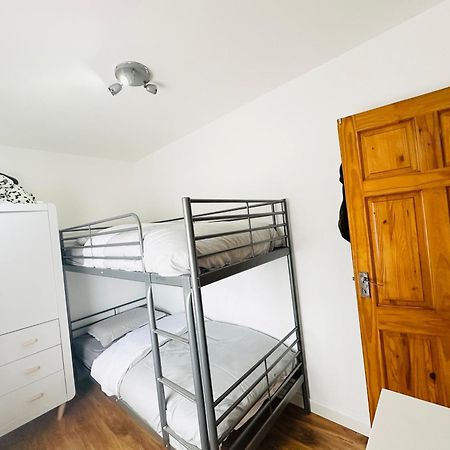 Beautiful Home In London With Easy Access To Central London Sutton  Zewnętrze zdjęcie