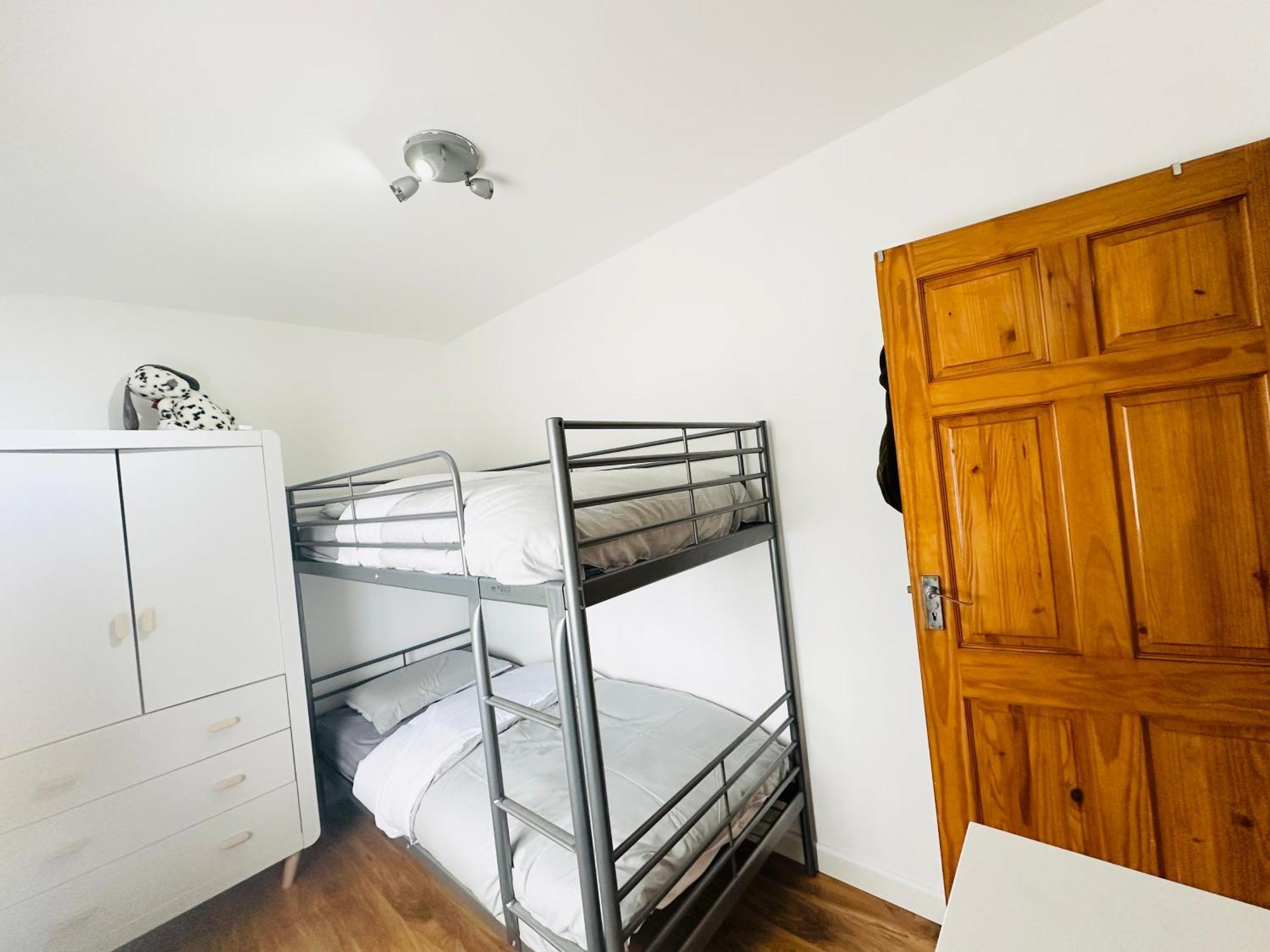 Beautiful Home In London With Easy Access To Central London Sutton  Zewnętrze zdjęcie