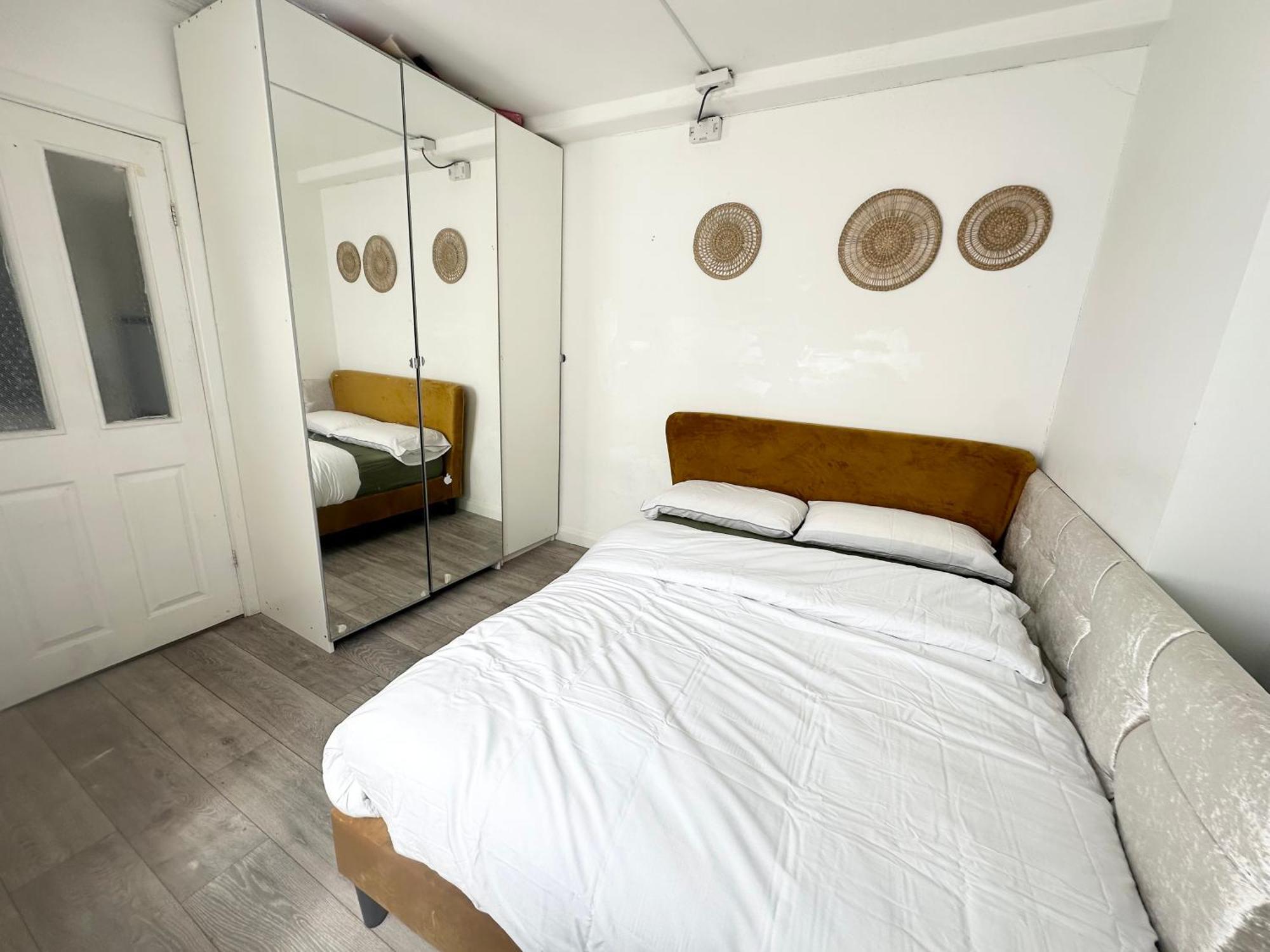 Beautiful Home In London With Easy Access To Central London Sutton  Zewnętrze zdjęcie