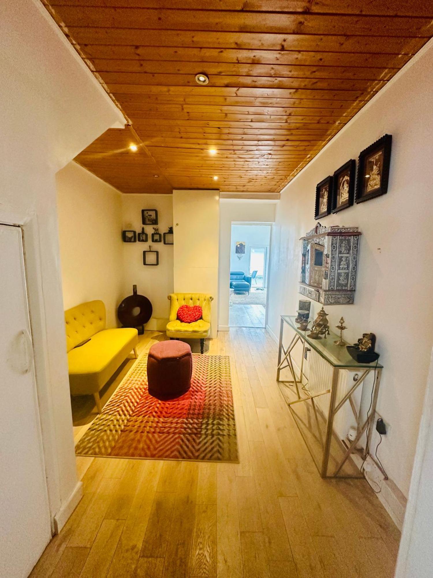 Beautiful Home In London With Easy Access To Central London Sutton  Zewnętrze zdjęcie